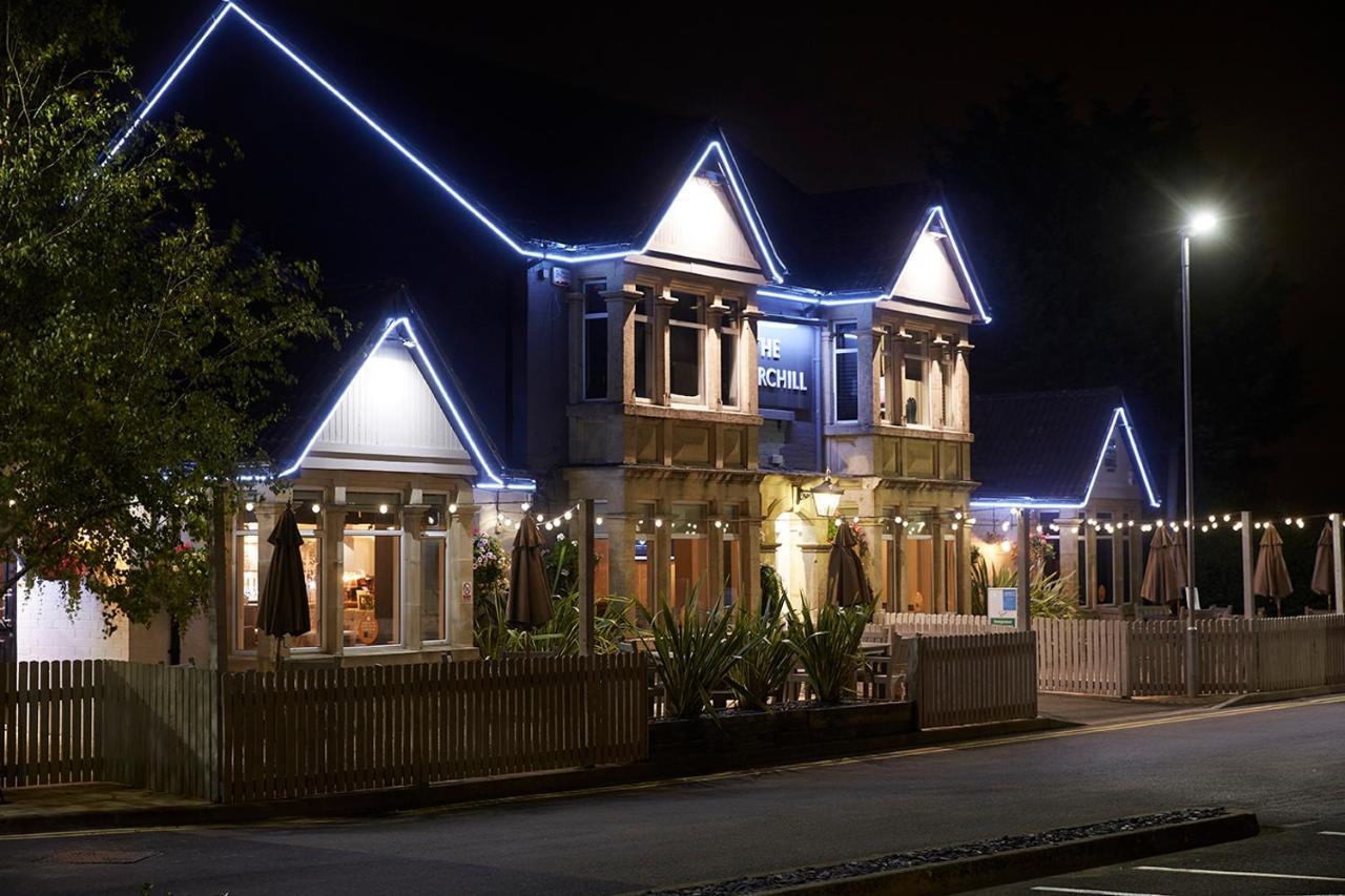 The Churchill By Greene King Inns รอยัล วูตัน บาสเซ็ตต์ ภายนอก รูปภาพ